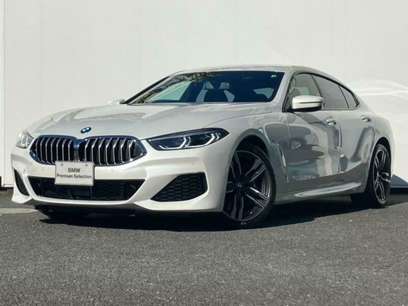 BMW 8 SERIES