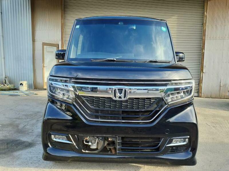N BOX CUSTOM