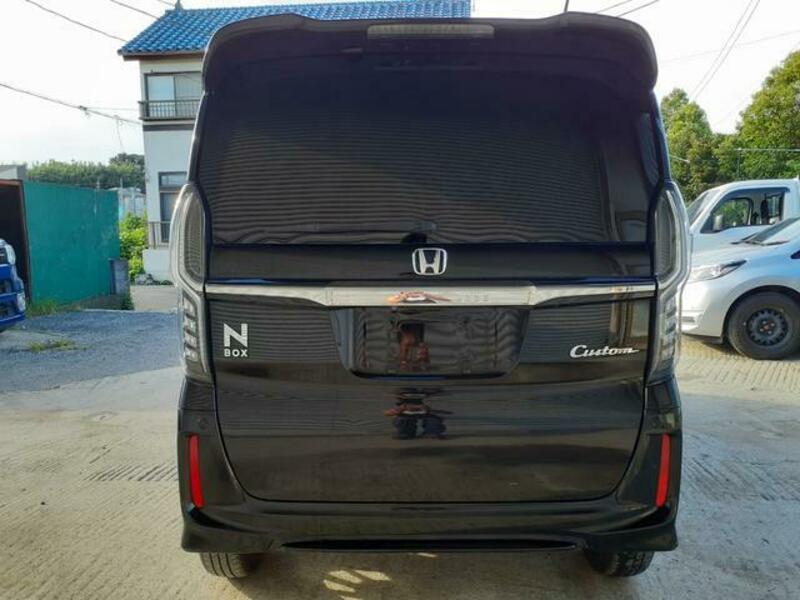 N BOX CUSTOM