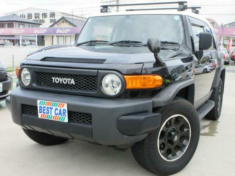 TOYOTA FJ CRUISER