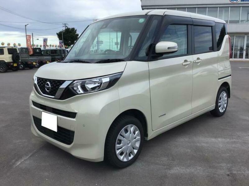 NISSAN ROOX