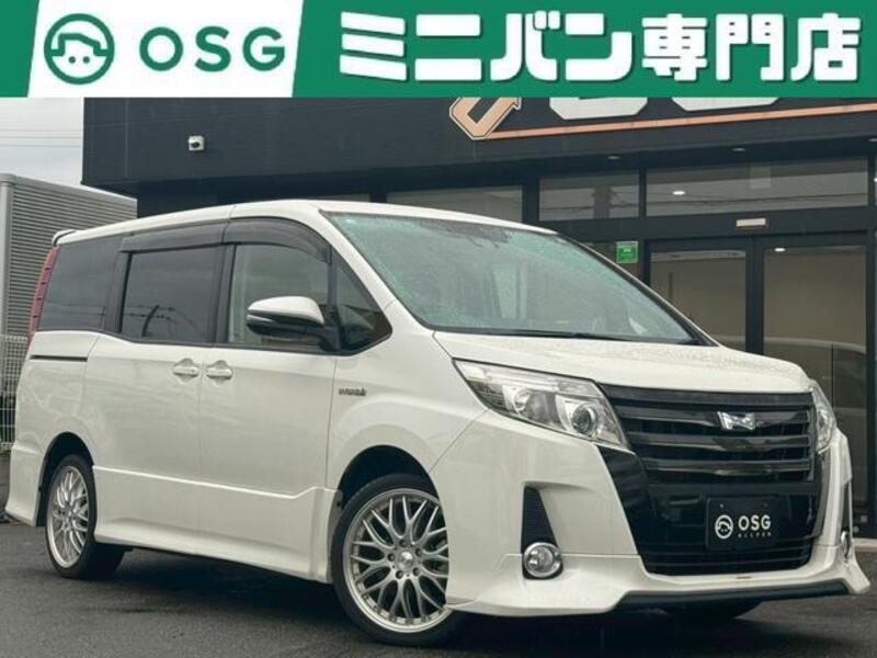 TOYOTA NOAH