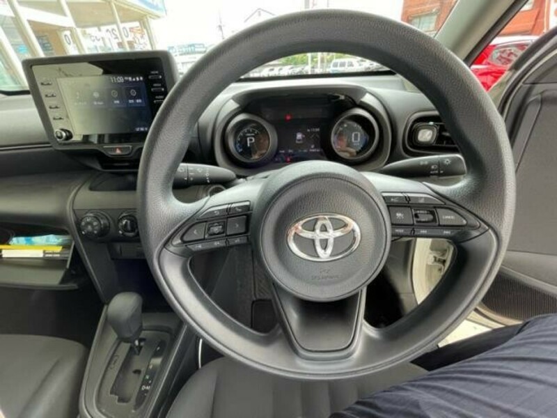 YARIS CROSS