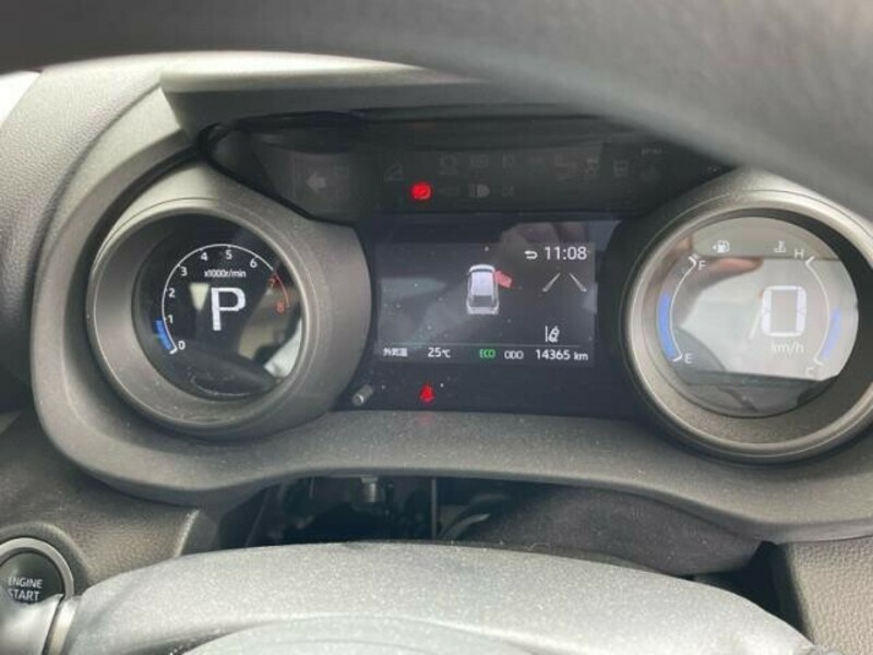 YARIS CROSS