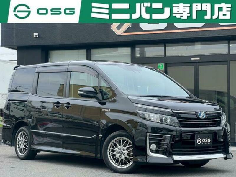 TOYOTA VOXY