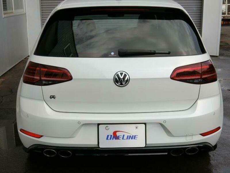 GOLF R