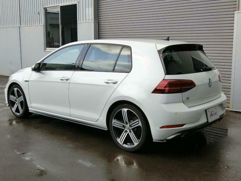 GOLF R