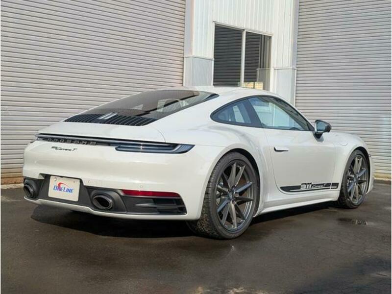 911