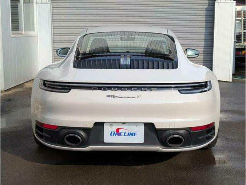 911