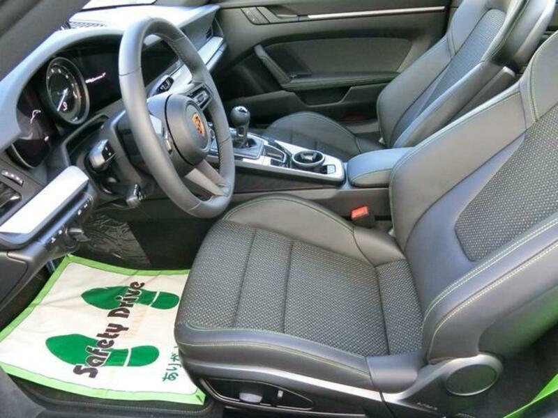 911