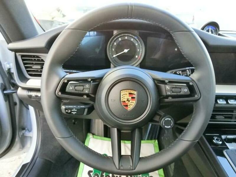 911