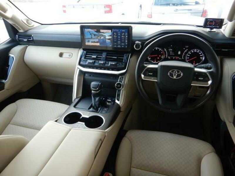 LAND CRUISER