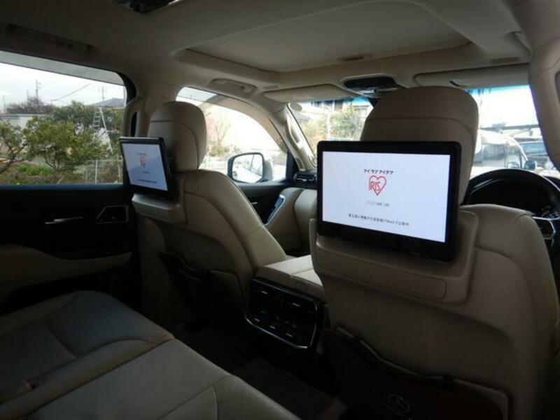 LAND CRUISER