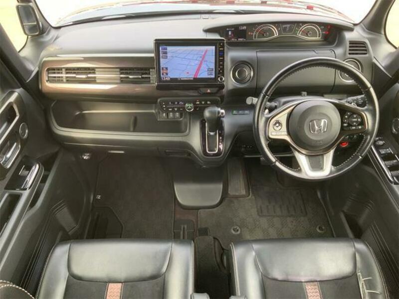 N BOX CUSTOM