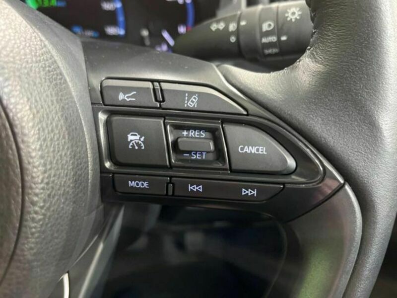 YARIS CROSS