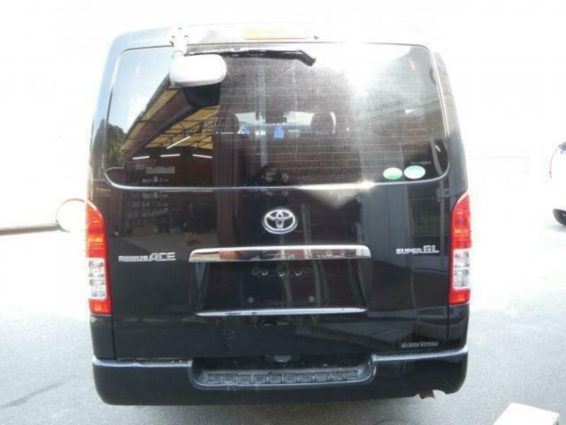 HIACE VAN