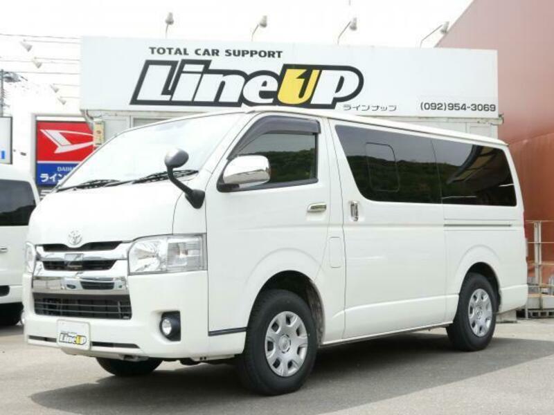 TOYOTA HIACE VAN