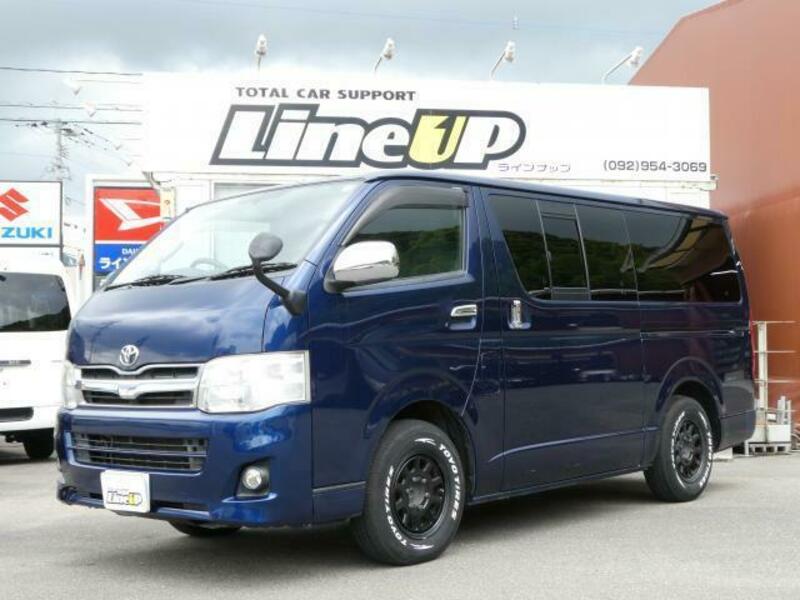 TOYOTA HIACE VAN