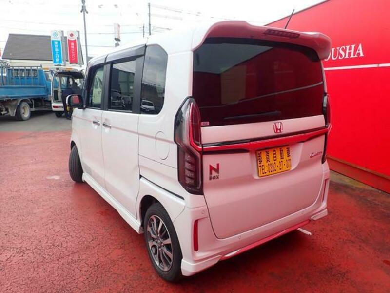 N BOX CUSTOM