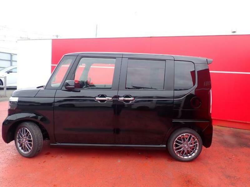 N BOX CUSTOM