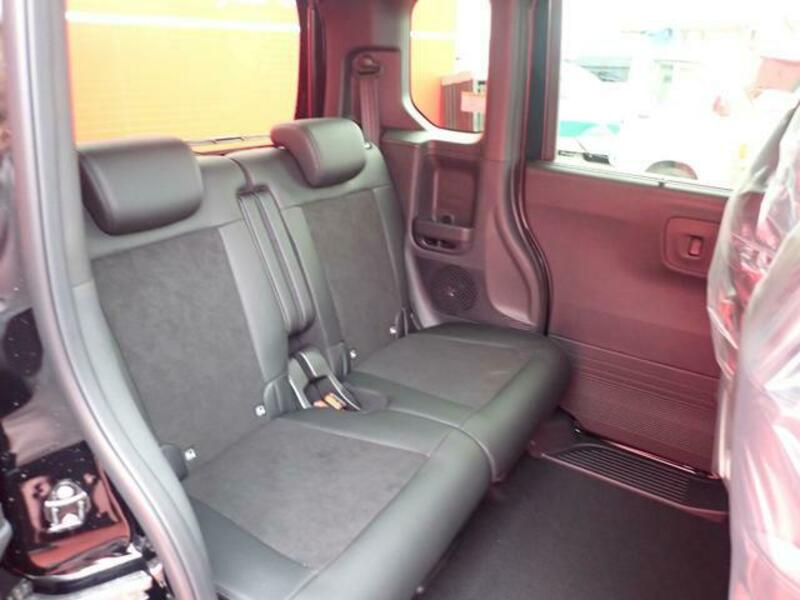 N BOX CUSTOM