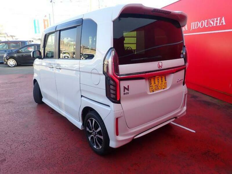 N BOX CUSTOM