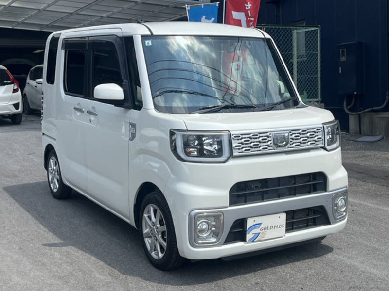 DAIHATSU WAKE