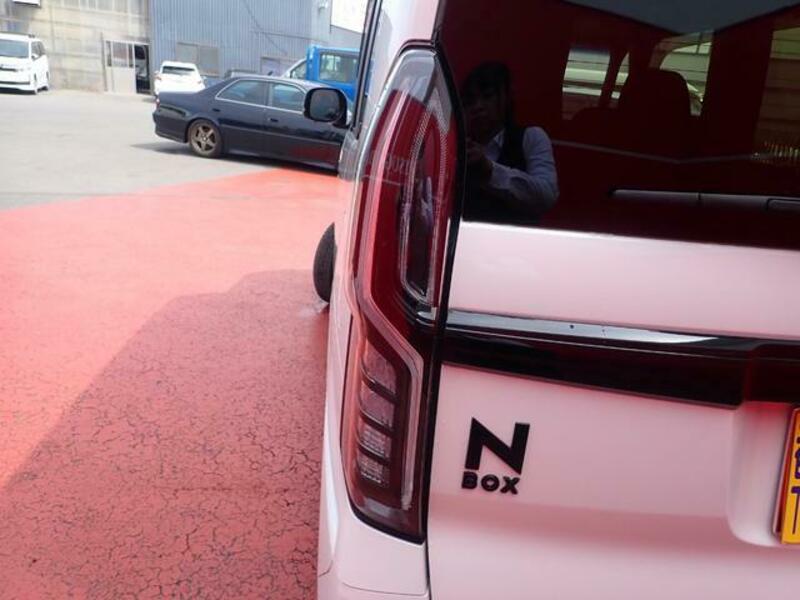 N BOX CUSTOM