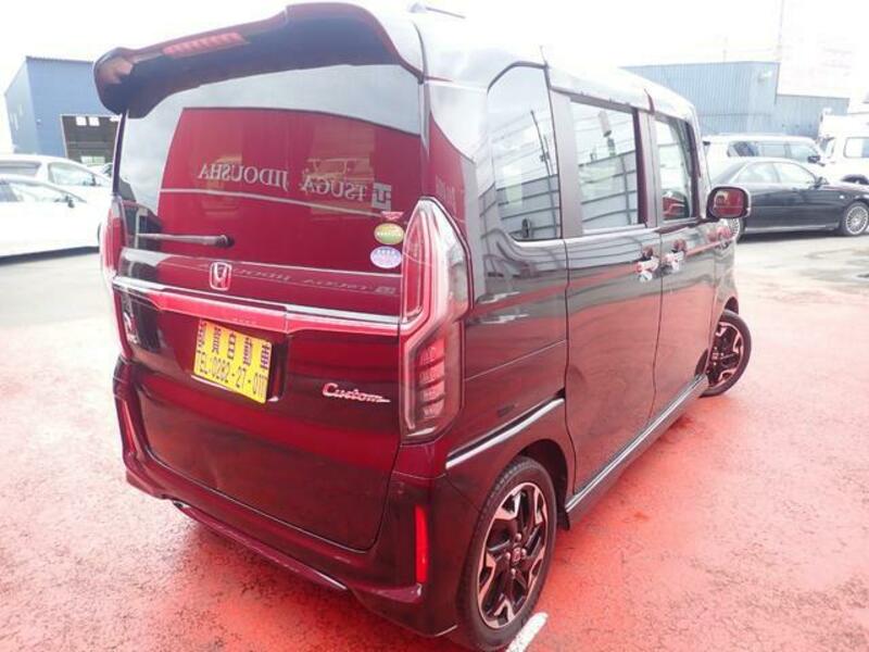 N BOX CUSTOM