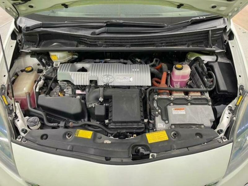 PRIUS PHV