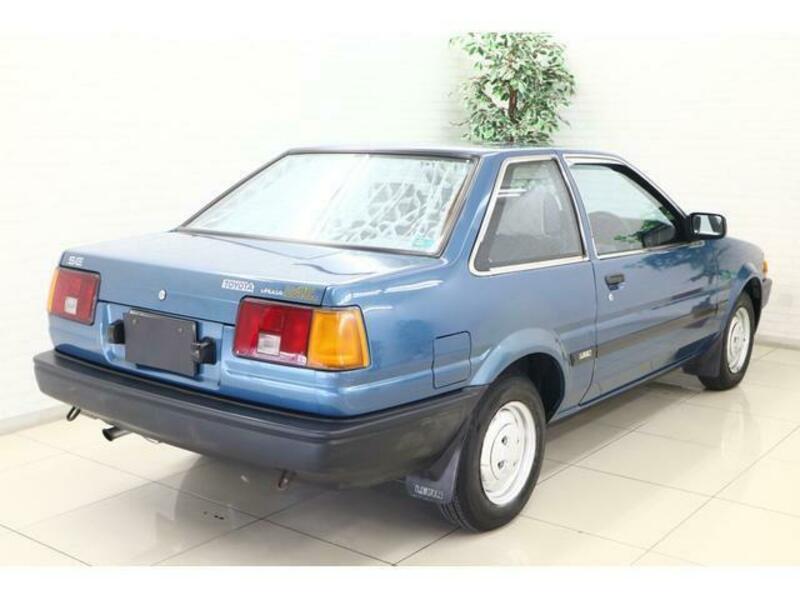 COROLLA LEVIN