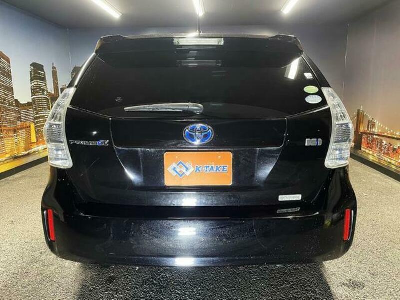 PRIUS ALPHA
