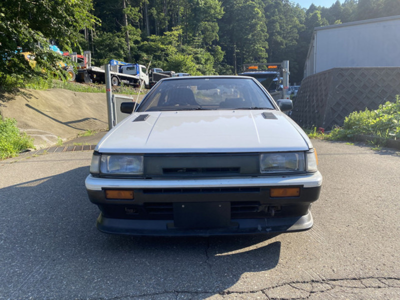 COROLLA LEVIN