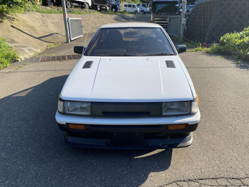COROLLA LEVIN