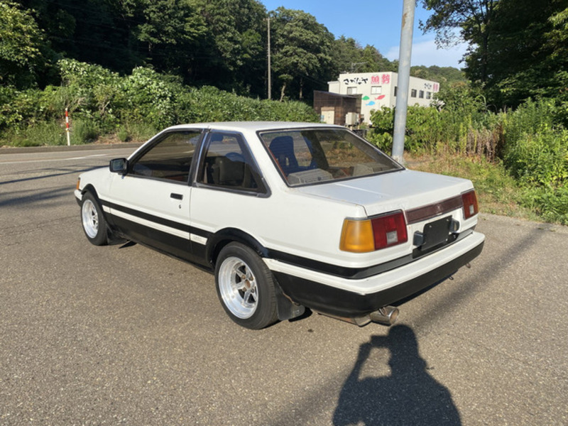 COROLLA LEVIN