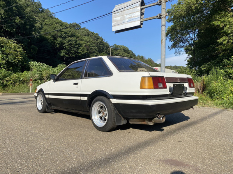 COROLLA LEVIN