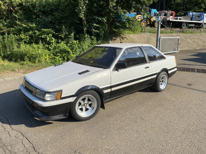 TOYOTA COROLLA LEVIN