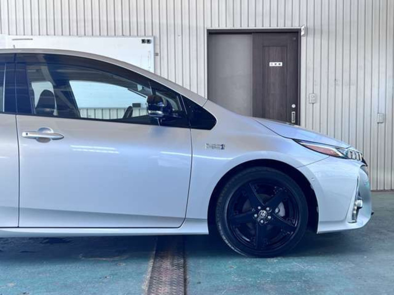 PRIUS PHV