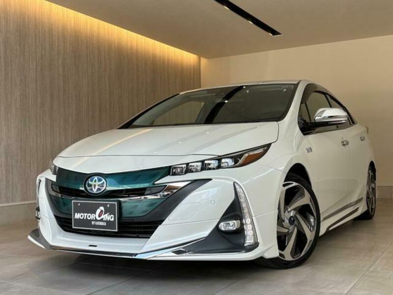 TOYOTA PRIUS PHV