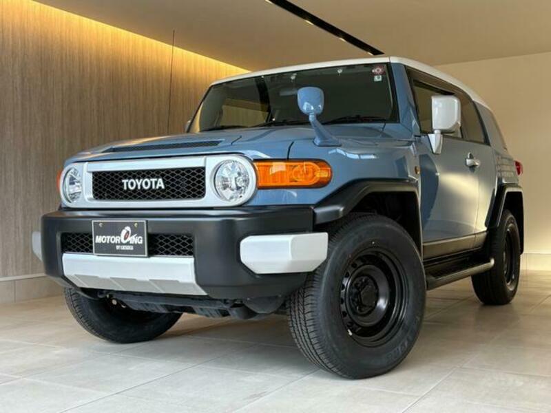 TOYOTA FJ CRUISER