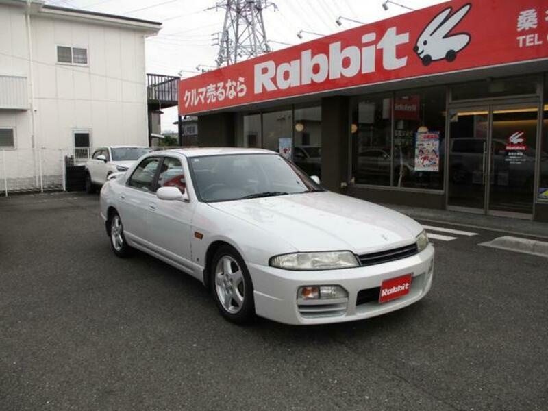 NISSAN SKYLINE