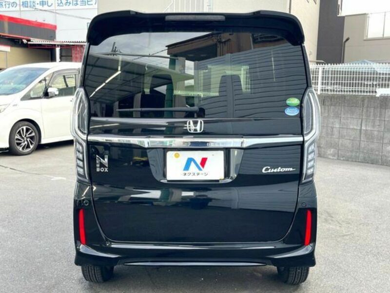 N BOX CUSTOM