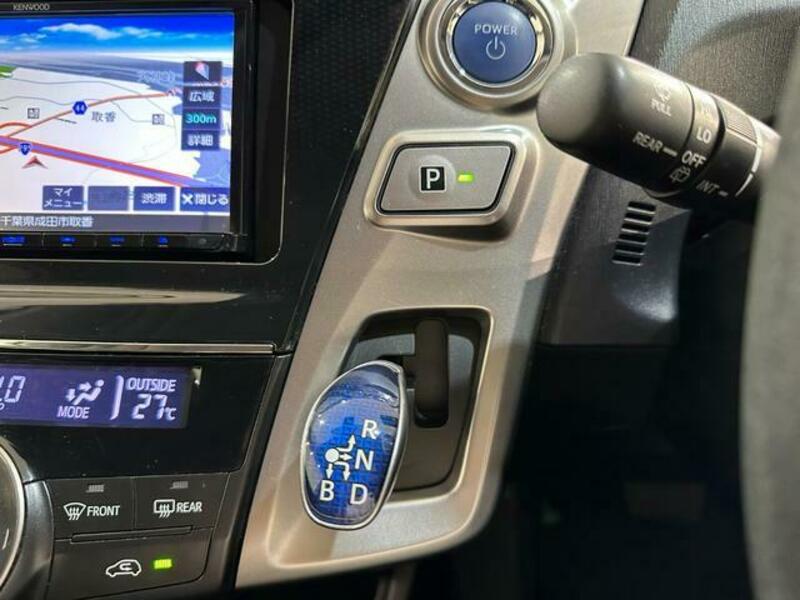 PRIUS ALPHA