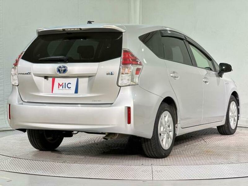 PRIUS ALPHA
