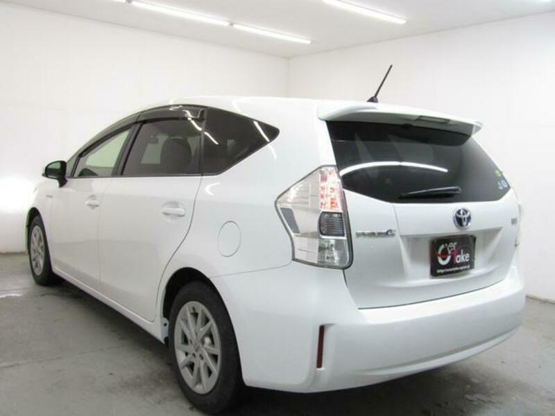 PRIUS ALPHA