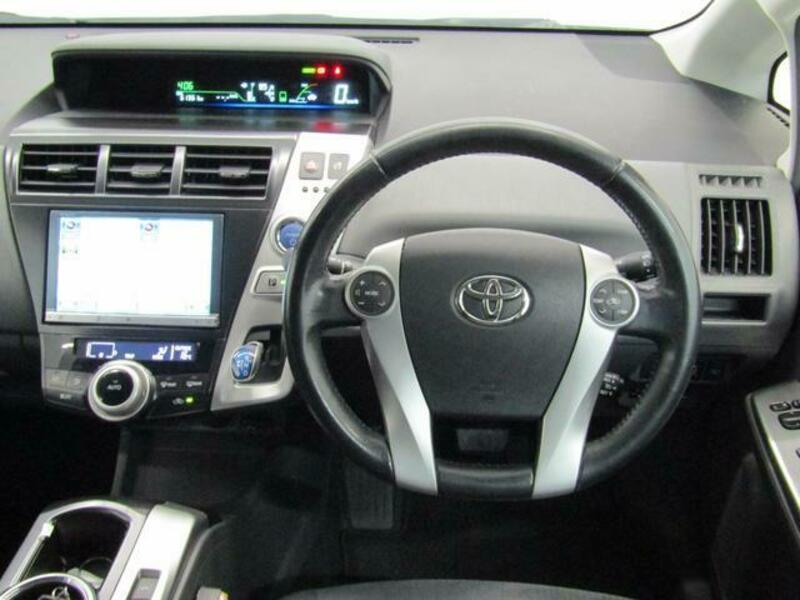 PRIUS ALPHA