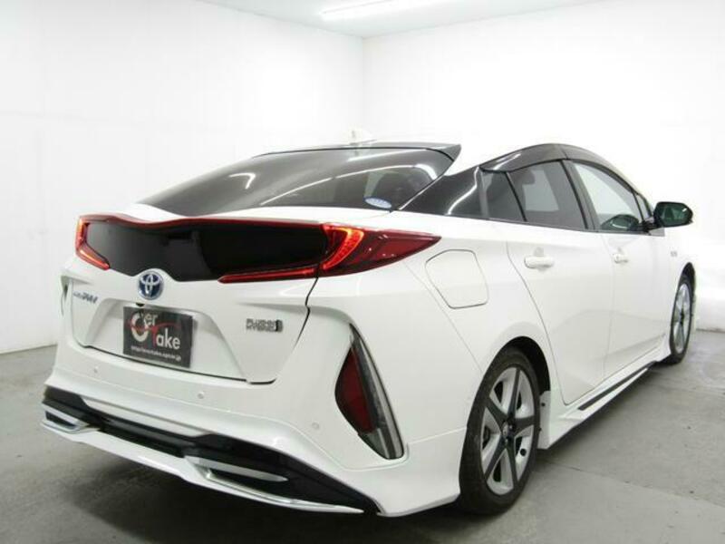 PRIUS PHV