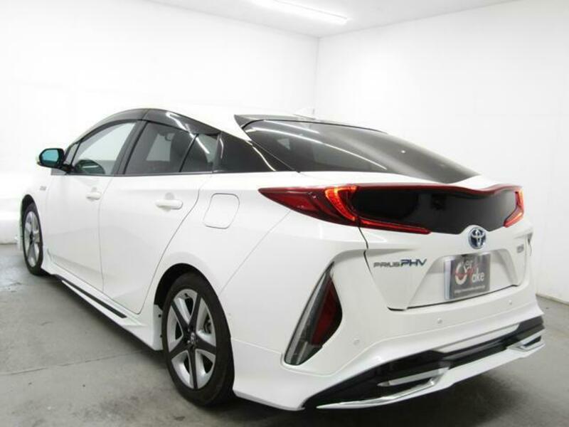 PRIUS PHV