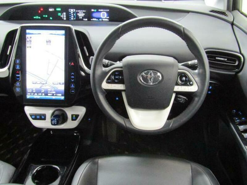 PRIUS PHV