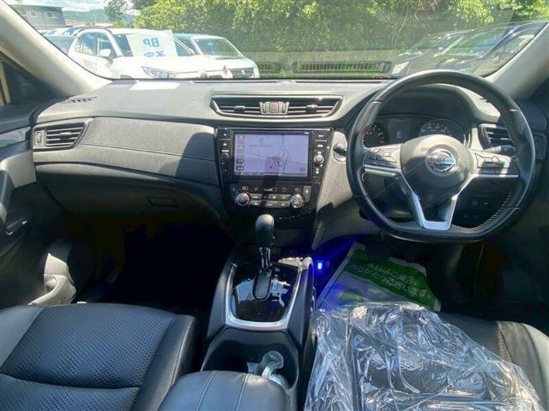 X-TRAIL